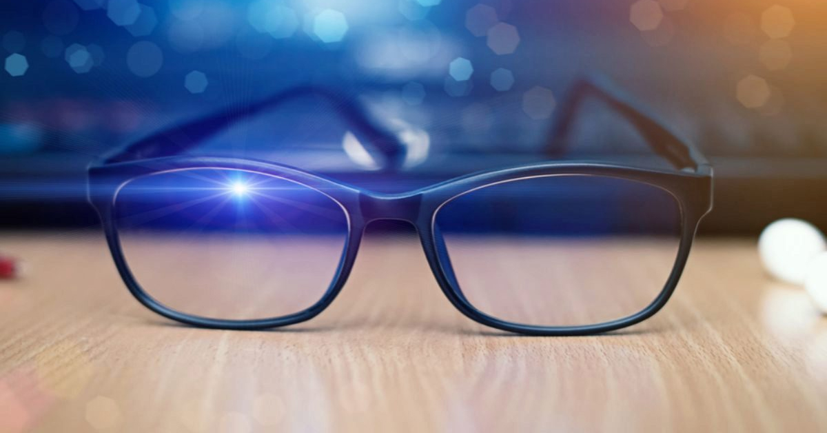 Efecto a largo plazo de lentes que bloquean la luz azul en la percepción del contraste en adultos