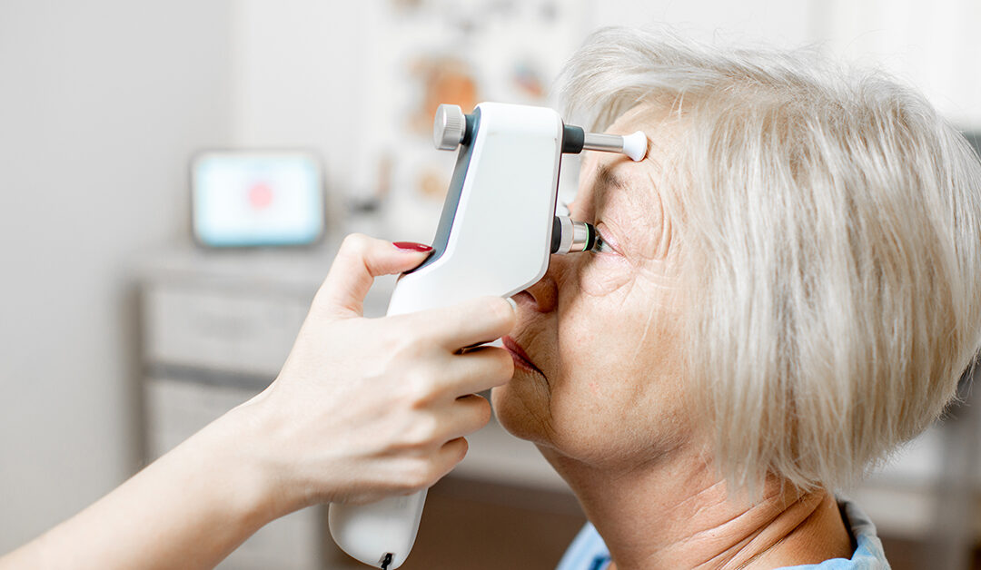 Optometría para el adulto mayor: crecimiento para la comunidad salud visual
