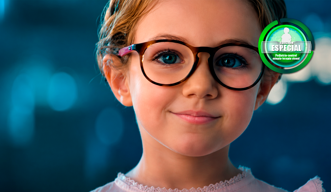 Close-up of a smiling girl wearing round glasses; a green 'Edición Especial' badge appears in the top-right.